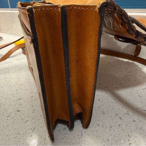 Patricia Nash Leather Lanza Crossbody - Picture 9 of 16